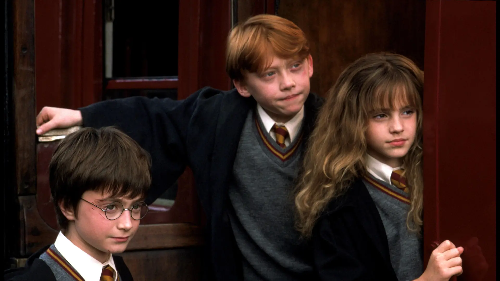  Warner Bros / DR HARRY POTTER A L ECOLE DES SORCIERS HARRY POTTER AND THE PHILOSOPHER S STONE / HARRY POTTER AND THE SORCERER S STONE de Chris Colombus 2001 USA avec Daniel Radcliffe, Rupert Grint et Emma Watson d aprs le roman de J.K Rowling PUBLICATIONxINxGERxSUIxAUTxONLY HARRY POTTER A L ECOLE DES SORCIERS 2001 05 NUR REDAKTIONELLE NUTZUNG & REDAKTIONELLE BUCHCOVER NUR IM KONTEXT DER FILMBERICHTERSTATTUNG