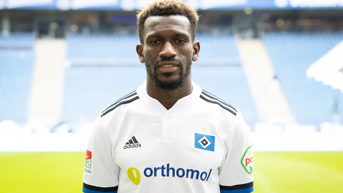 ARCHIV - 23.09.2021, Hamburg: Mannschaftsfoto-Termin Hamburger SV: Bakery Jatta (zu dpa "Anklage gegen HSV-Profi Bakery Jatta ") Foto: Christian Charisius/dpa +++ dpa-Bildfunk +++