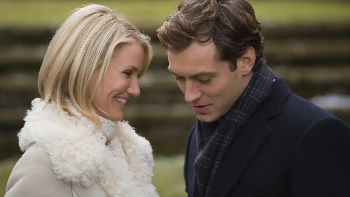 Aus dem anfänglichen One-Night-Stand zwischen Amanda (Cameron Diaz) und Graham (Jude Law) entwickelt sich schnell mehr: Die beiden finden Gefallen an einander.