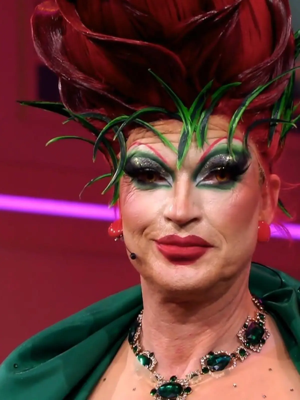 Schauspieler Hardy Krüger gewinnt als Drag Queen "Hydra" die erste von zwei neuen Folgen "Viva la Diva - Wer ist hier die Queen?"