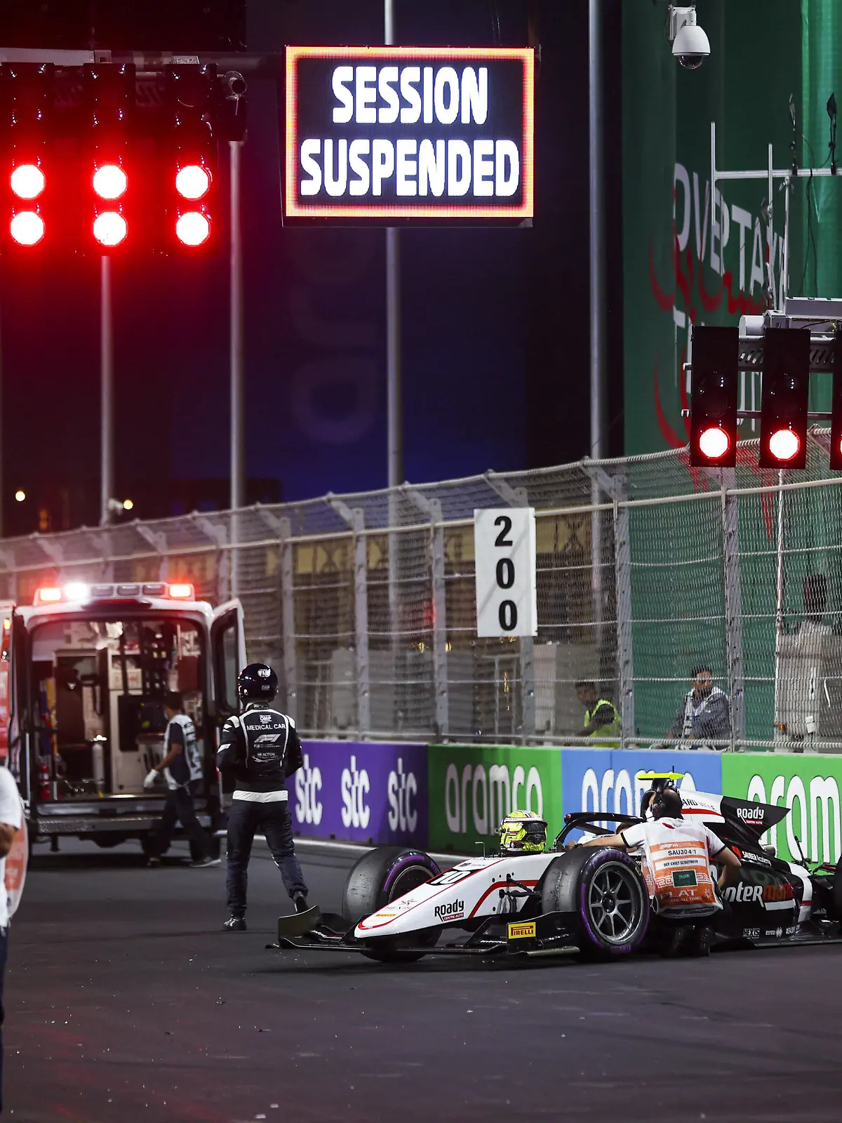 Pourchaire Th o fra, ART Grand Prix, Dallara F2, after his crash on the grid of Race 3 during the 7th round of the 2021 FIA Formula 2 Championship from December 3 to 5, 2021 on the Jeddah Corniche Circuit, in Jeddah, Saudi Arabia - AUTO - FORMULA 2 2021 - JEDDAH DPPI/Panoramic PUBLICATIONxNOTxINxFRAxITAxBEL 03321018_AV6_3081.jpg 