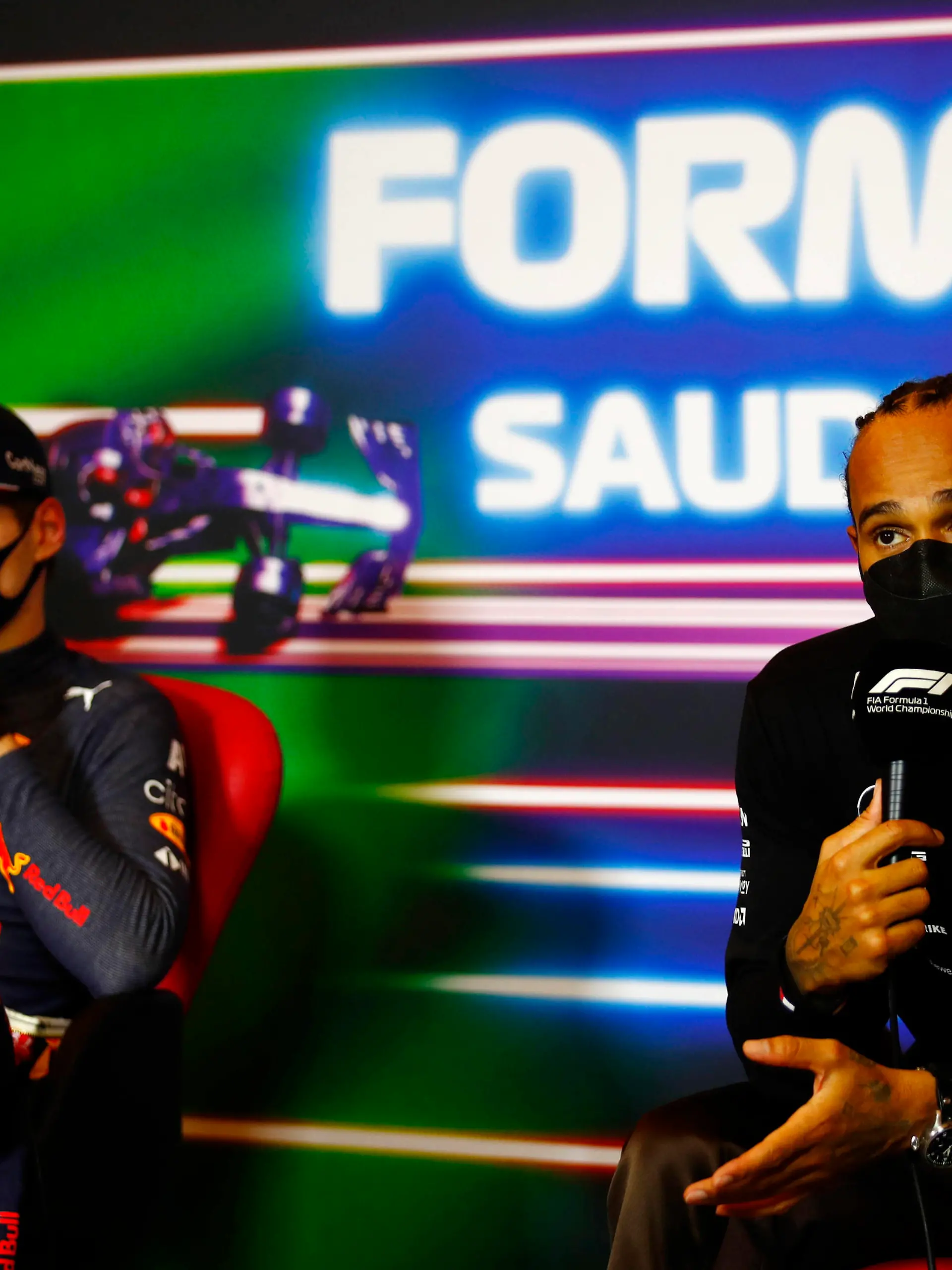 Formula 1 2021: Saudi Arabia GP JEDDAH STREET CIRCUIT, SAUDI ARABIA - DECEMBER 05: Max Verstappen, Red Bull Racing, 2nd position, and Sir Lewis Hamilton, Mercedes, 1st position, in the press conference, PK, Pressekonferenz during the Saudi Arabia GP at Jeddah Street Circuit on Sunday December 05, 2021 in Jeddah, Saudi Arabia. Photo by Sam Bloxham / LAT Images Images PUBLICATIONxINxGERxSUIxAUTxHUNxONLY GP2121_214859_J6I3830 