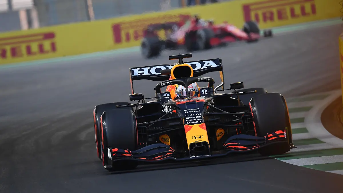 04.12.2021, Saudi-Arabien, Dschidda: Motorsport: Formel-1-Weltmeisterschaft, Grand Prix von Saudi-Arabien, 3. Freies Training. Max Verstappen aus den Niederlanden vom Team Red Bull in Aktion. Foto: Hasan Bratic/dpa +++ dpa-Bildfunk +++