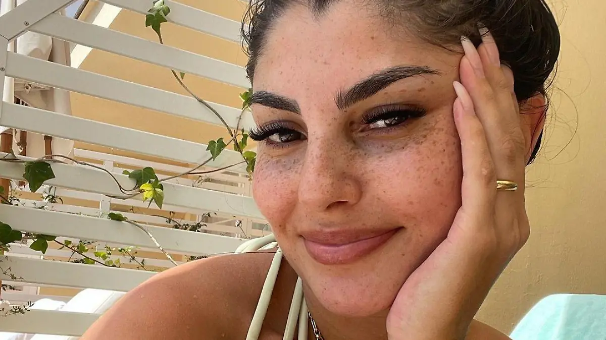 Yeliz Koc beantwortet Fragen zu der Geburt ihrer ersten Tochter.