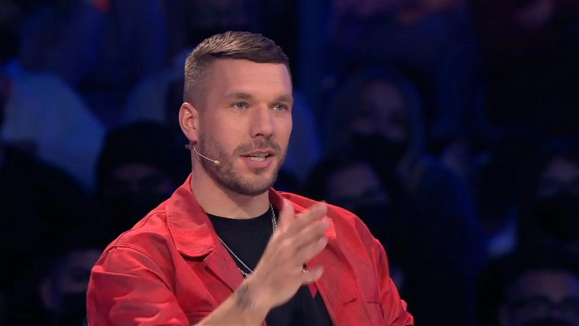 Weltrekord-Jodlerin Uschi springt gleich von der Bühne Poldi ist wenig beeindruckt