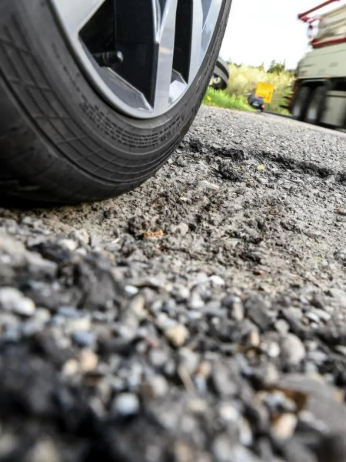 Autoreifen auf Asphalt