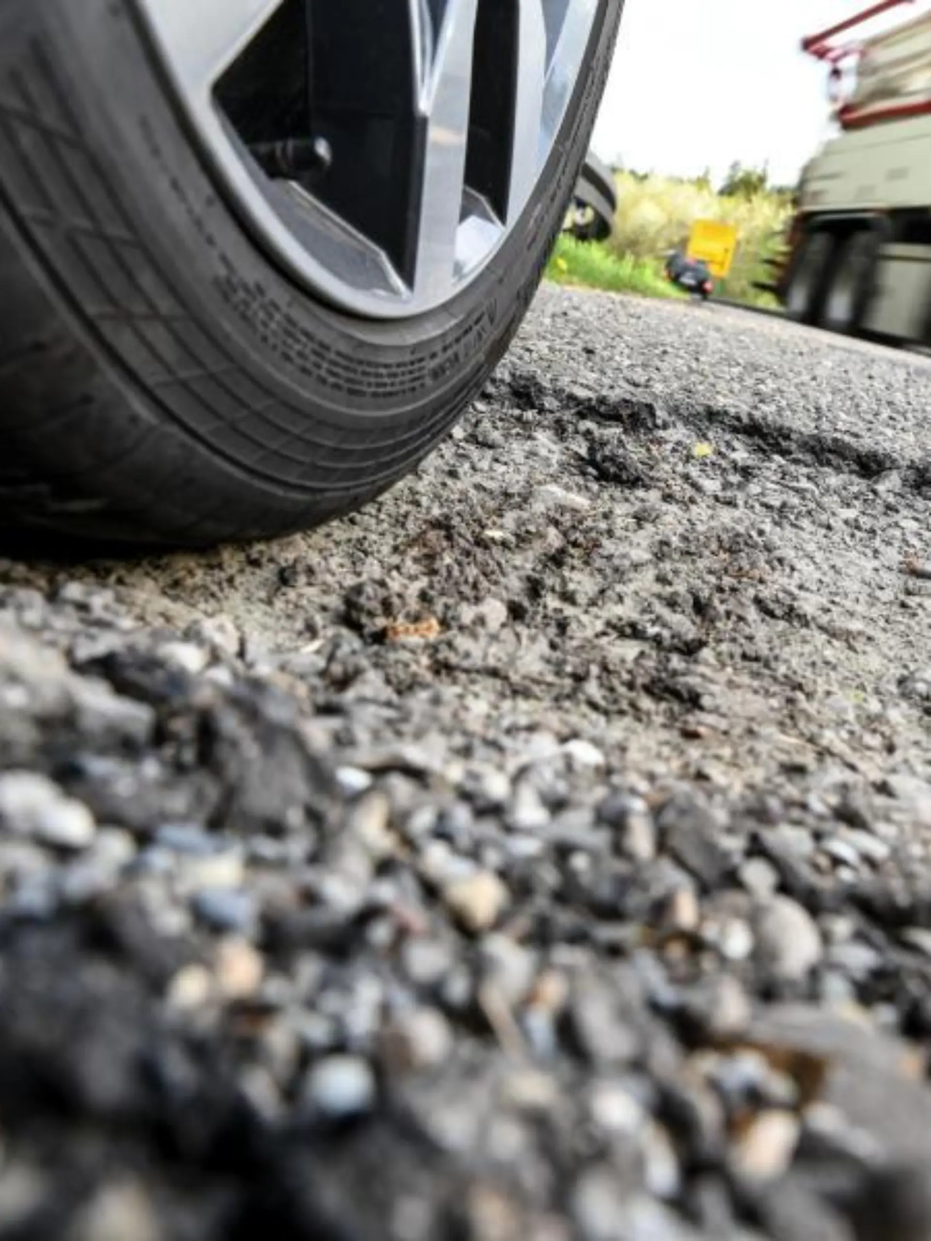 Autoreifen auf Asphalt