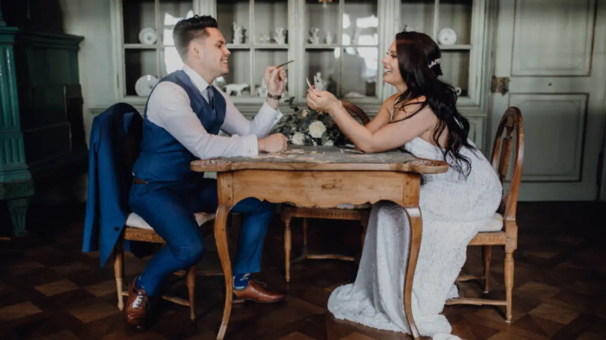 Foto von unechtem Hochzeitsshooting