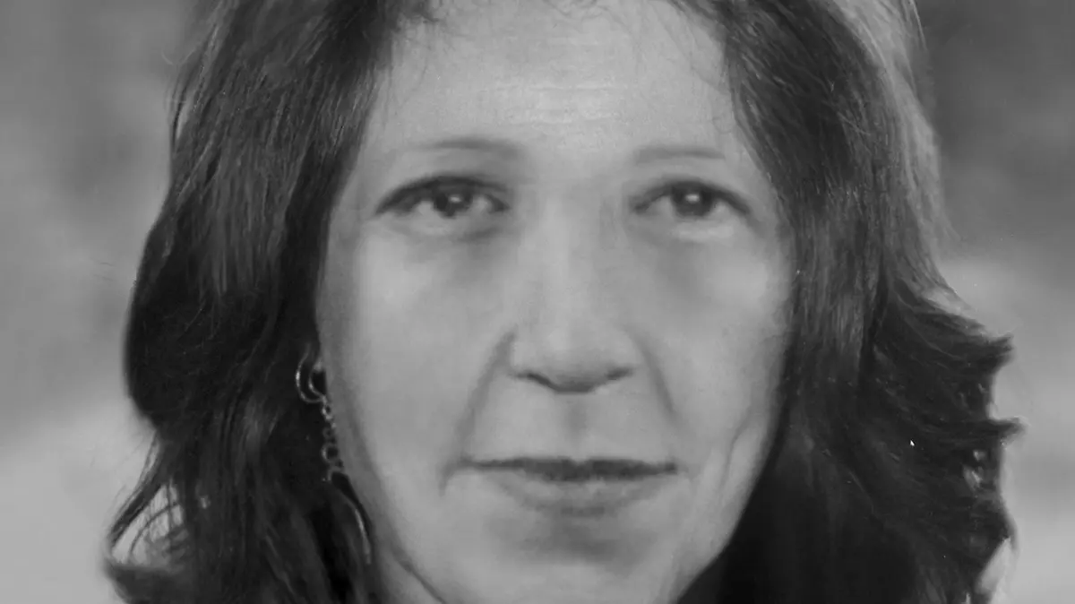 HANDOUT - 03.05.2018, Nordrhein-Westfalen, Paderborn: Die Fotomontage der Polizei zeigt Katrice, wie sie heute mit 38 Jahren aussehen könnte. Mehr als 36 Jahre nach dem Verschwinden eines zweijährigen Mädchens sucht die britische Militärpolizei an einem Flussufer in Paderborn nach Spuren. Das Kind eines britischen Soldaten war an seinem zweiten Geburtstag in einem Einkaufszentrum in der Stadt verschwunden - und trotz großer Suchaktion von Militär, deutscher Polizei und Bevölkerung nicht gefunden worden. (zu dpa "Suche nach Katrice: Militärpolizei untersucht alten Vermisstenfall" vom 03.05.2018) Foto: ---/Polizei Paderborn /dpa - ACHTUNG: Verwendung nur bis zum Ende der Öffentlichkeitsfahndung der Polizei +++ dpa-Bildfunk +++