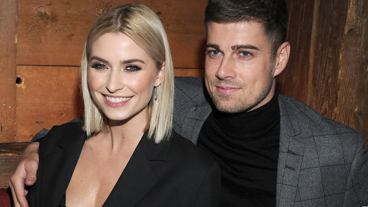 28.11.2019, Österreich, Going: Lena Gercke, Model und Unternehmerin aus Deutschland, lächelt mit ihrem Lebensgefährten Dustin Schöne bei ihrer Weihnachtsfeier im Wellnesshotel Stanglwirt. Foto: Ursula Düren/dpa +++ dpa-Bildfunk +++