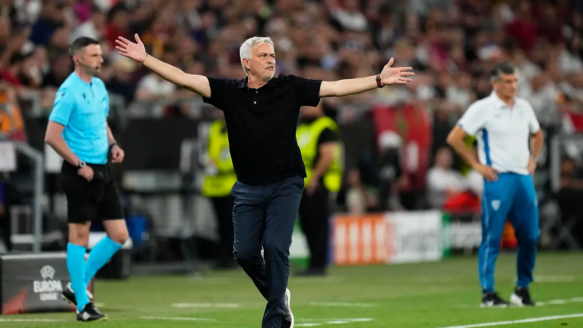 Sevilla FC v AS Roma - UEFA Europa League Final 2022/23 Jose Mourinho head coach of Roma reacts during the UEFA Europa League 2022/23 final match between Sevilla FC and AS Roma at Puskas Arena on May 31, 2023 in Budapest, Hungary. Budapest Hungary PUBLICATIONxNOTxINxFRA Copyright: xJosexBretonx originalFilename:breton-sevillaf230531_npd5D.jpg