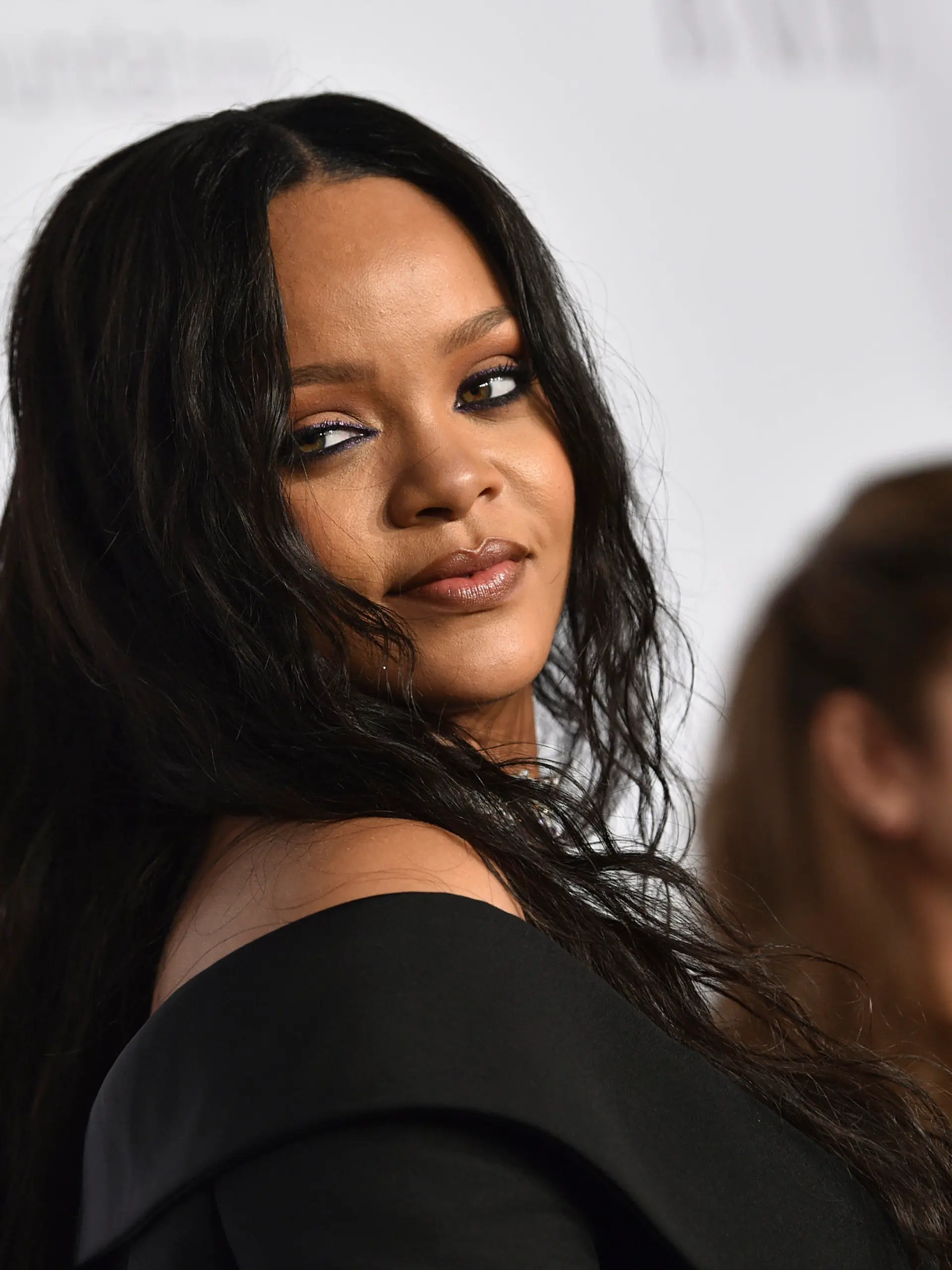 ARCHIV - Rihanna kommt am 14.09.2017 in New York (USA) zum 3. «Annual Diamond Ball», einer Wohltätigkeitsveranstaltung. (zu dpa «Rihanna trauert - Cousin an Weihnachten erschossen» vom 27.12.2017) Foto: Evan Agostini/Invision/AP/dpa +++(c) dpa - Bildfunk+++