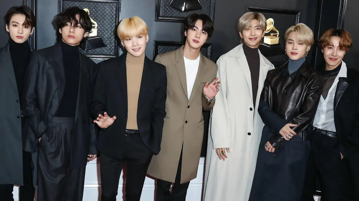 LOS ANGELES, CALIFORNIA, USA - JANUARY 26: 62nd Annual GRAMMY Awards held at Staples Center on January 26, 2020 in Los Angeles, California, United States. (Photo by Xavier Collin/Image Press Agency)
Pictured: Gwen Stefani,RM,V,Suga,Jin,Jimin,Jungkook,J-Hope,BTS
Ref: SPL5143350 260120 NON-EXCLUSIVE
Picture by: Xavier Collin/Image Press Agency/Splash News / SplashNews.com
Splash News and Pictures
Los Angeles: 310-821-2666
New York: 212-619-2666
London: +44 (0)20 7644 7656
Berlin: +49 175 3764 166
photodesk@splashnews.com
World Rights,