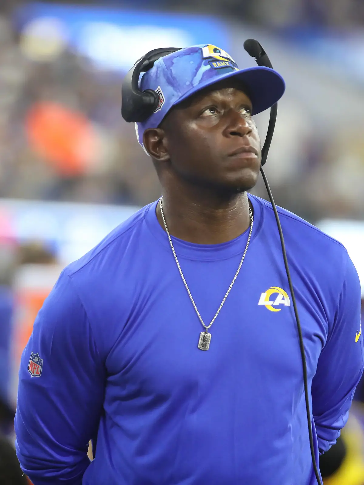 INGLEWOOD, CA - SEPTEMBER 08: Los Angeles Rams defensive coach Raheem Morris during the Buffalo Bills game versus the Los Angeles Rams on September 8, 2022, at Sofi Stadium in Inglewood, CA. Photo by Jevone Moore/Icon Sportswire NFL, American Football Herren, USA SEP 08 Bills at Rams Icon20220908055 