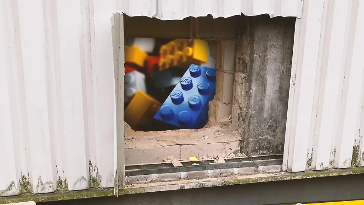 Die Räuber klauten massenhaft Steine aus einem Spielwarengeschäft in Nordrhein-Westfalen - und ließen die Verpackung zurück.