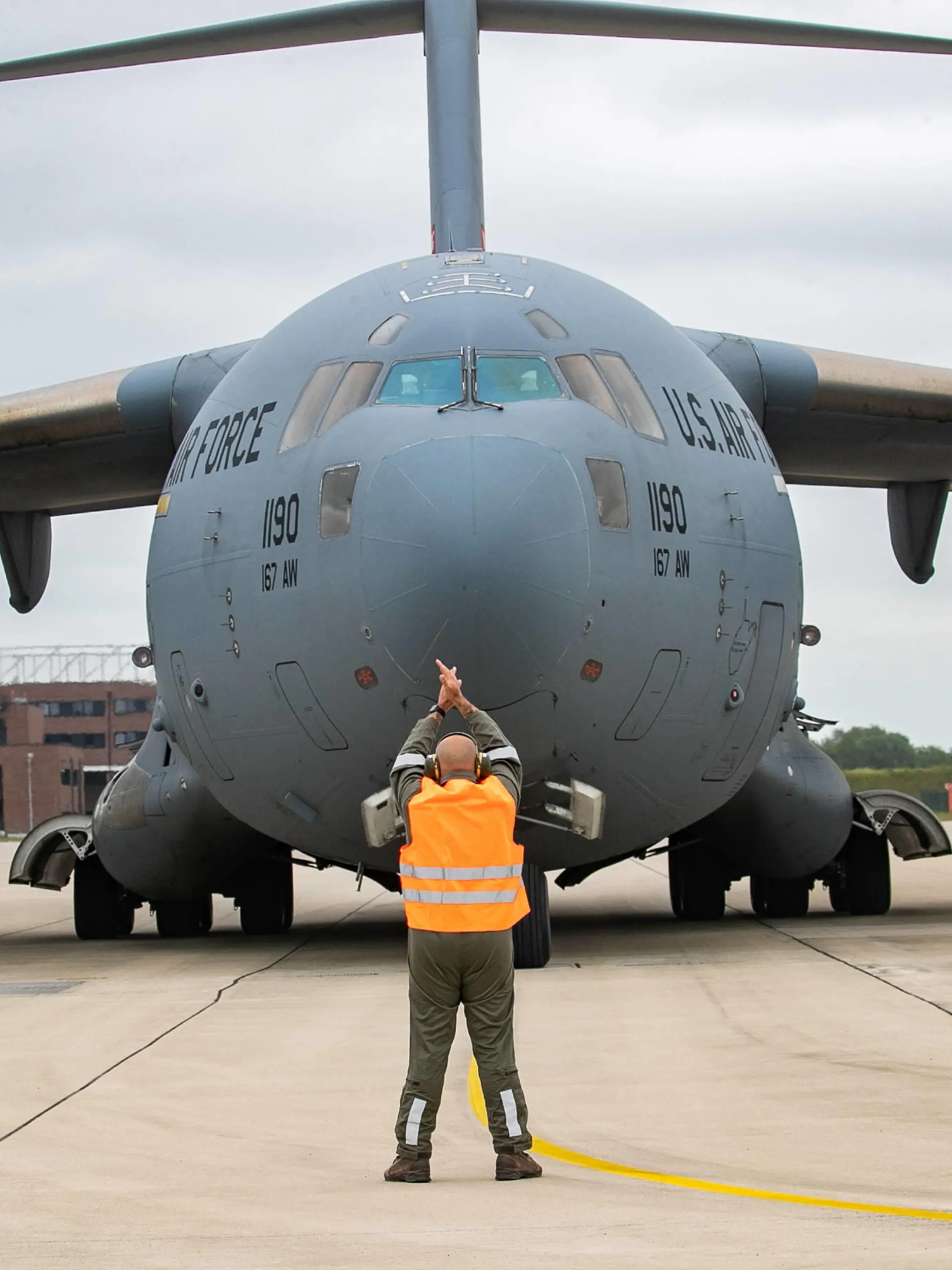 Niedersachsen, Hannover, 30.05.2023, Air Defender : Die ersten US-Transportmaschinen für Air Defender 23 sind auf dem Fliegerhorst in Wunstorf Region Hannover gelandet. Die Flugzeuge haben Personal und Material für die Übung der Luftwaffe an Bord., us air force, Flugzeug, McDonnell Douglas C17A, *** Lower Saxony, Hanover, 30 05 2023, Air Defender The first U.S. transport aircraft for Air Defender 23 have landed at the air base in Wunstorf Region Hanover The aircraft have personnel and material for the Air Force exercise on board , us air force, aircraft, McDonnell Douglas C17A,
