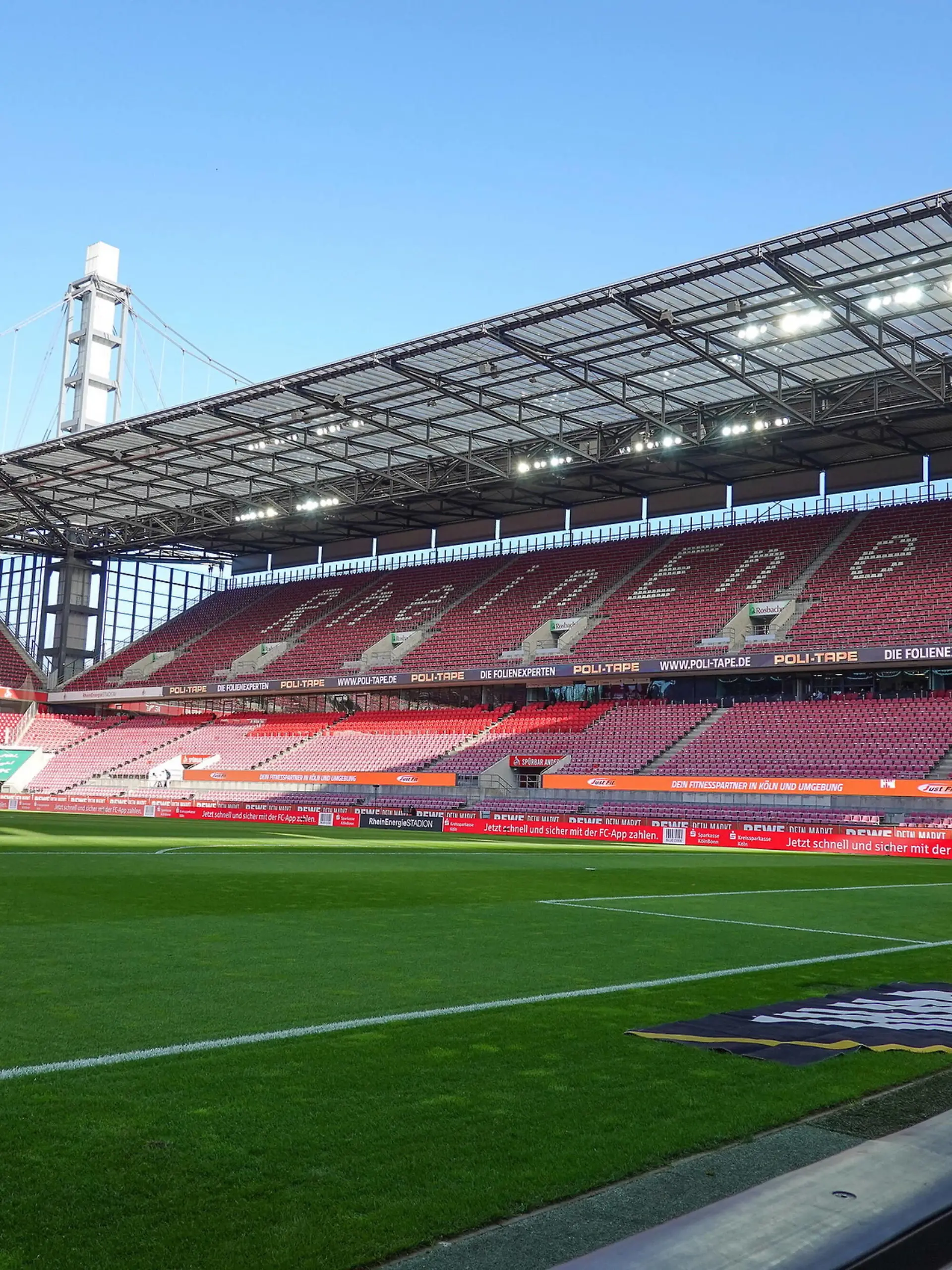  GER, 1. FBL, 1.FC Koeln vs. FC Bayern Muenchen 31.10.2020, RheinEnergieStadion, Koeln, GER, 1. FBL, 1.FC Koeln vs. FC Bayern Muenchen, im Bild / picture shows: kein Zuschauer im Stadion Geisterspiel Foto nordphoto / Meuter / Pool DFL regulations prohibit any use of photographs as image sequences and/or quasi-video Koeln RheinEnergieStadion Nordrhein-Westfalen Germany *** GER, 1 FBL, 1 FC Koeln vs FC Bayern Muenchen 31 10 2020, RheinEnergieStadion, Koeln, GER, 1 FBL, 1 FC Koeln vs FC Bayern Muenchen, in the picture picture picture shows no spectator in the stadium ghost game photo nordphoto mutineer pool DFL regulations prohibit any use of photographs as image sequences and or quasi video Koeln RheinEnergieStadion Nordrhein Westfalen Germany Poolfoto nordphoto ,EDITORIAL USE ONLY