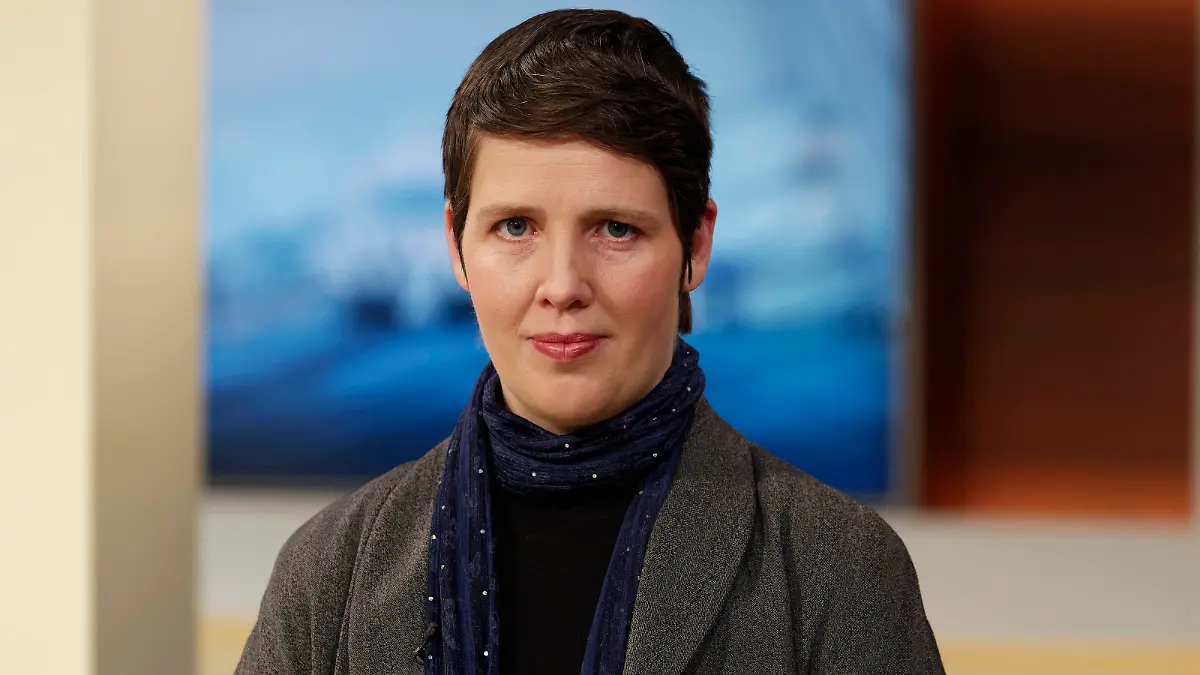  Viola Priesemann 2020-11-29, Berlin, Deutschland - Viola Priesemann, Forschungsgruppenleiterin am Max-Planck-Institut für Dynamik und Selbstorganisation, MPIDS, zu Gast bei Anne Will im Ersten. Thema der Politiktalkrunde im Ersten Deutschen Fernsehen: Zwischen Lockern und Verschärfen - wie sinnvoll ist Deutschlands Corona-Strategie noch *** Viola Priesemann 2020 11 29, Berlin, Germany Viola Priesemann, Research Group Leader at the Max Planck Institute for Dynamics and Self-Organisation, MPIDS, guest of Anne Will in the First Topic of the Political Talks on First German Television Between loosening and tightening up how sensible is Germanys corona strategy still