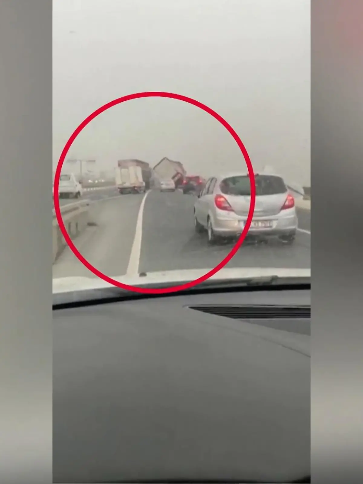 Ein heftiges Unwetter hat sich in Istanbul ausgetobt. Mehrere Menschen kamen bei dem Sturm ums Leben.