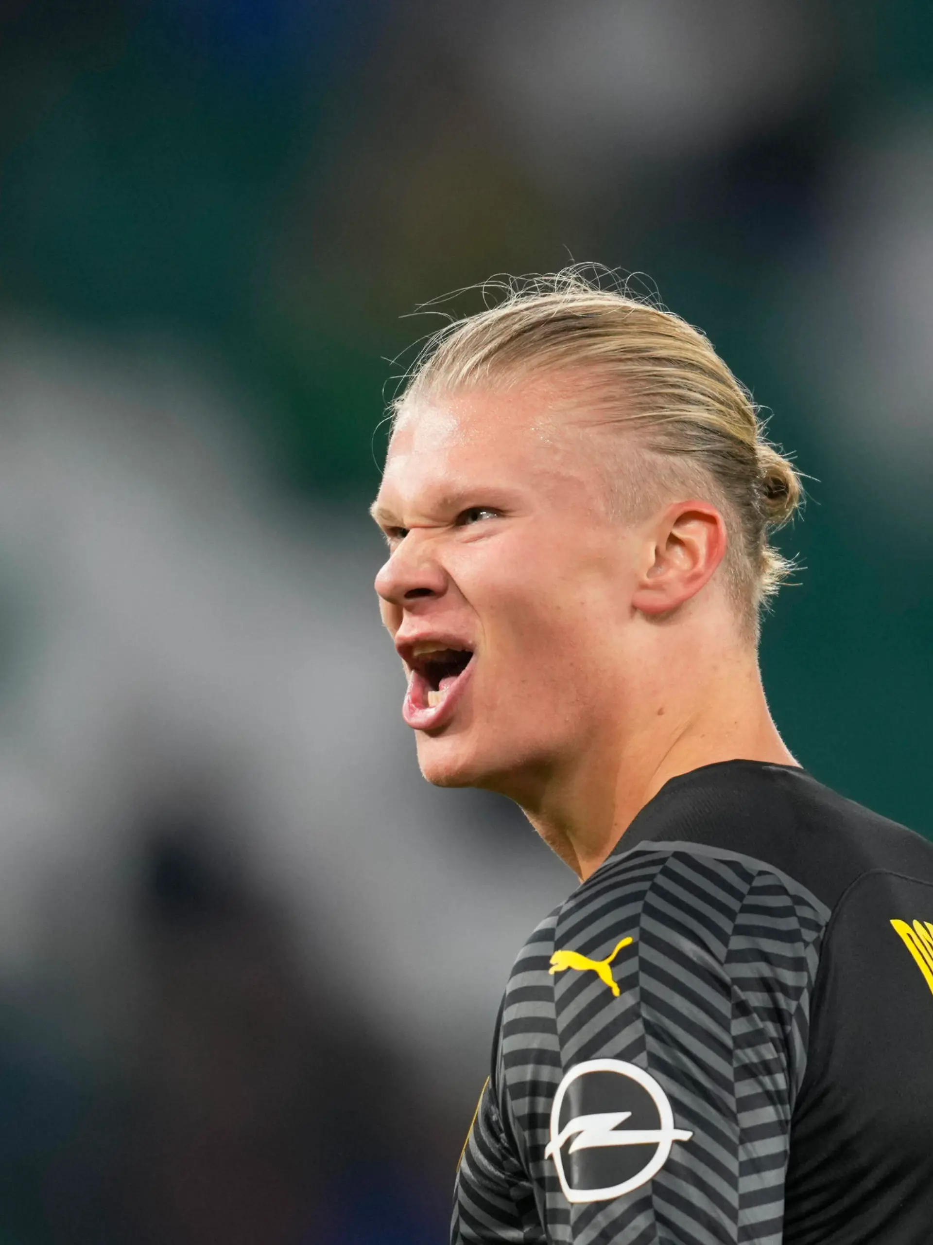 Wolfsburg v Borussia Dourtmund - Bundesliga Erling Haaland of Borussia Dortmund during Wolfsburg against Borussia Doutmund, Bundesliga, at Volkswagen stadium, Wolfsburg, Germany on November 27, 2021. Wolfsburg Germany PUBLICATIONxNOTxINxFRA Copyright: xUlrikxPedersenx originalFilename:pedersen-wolfsbur211127_npnxw.jpg 