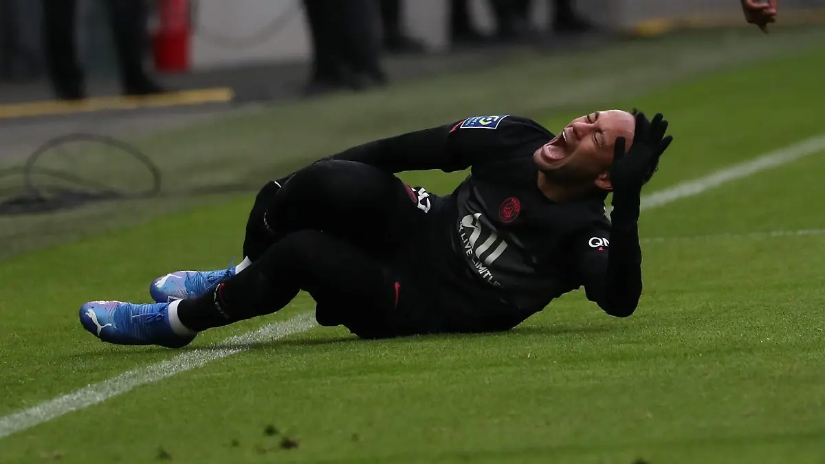 Thierry Larret / MAXPPP. Football Ligue 1 Uber Eats. Association Sportive de Saint-Etienne vs Paris Saint Germain. Le 28 novembre 2021, Stade Geoffroy-Guichard, Saint-Etienne (42). NEYMAR Jr (PSG)