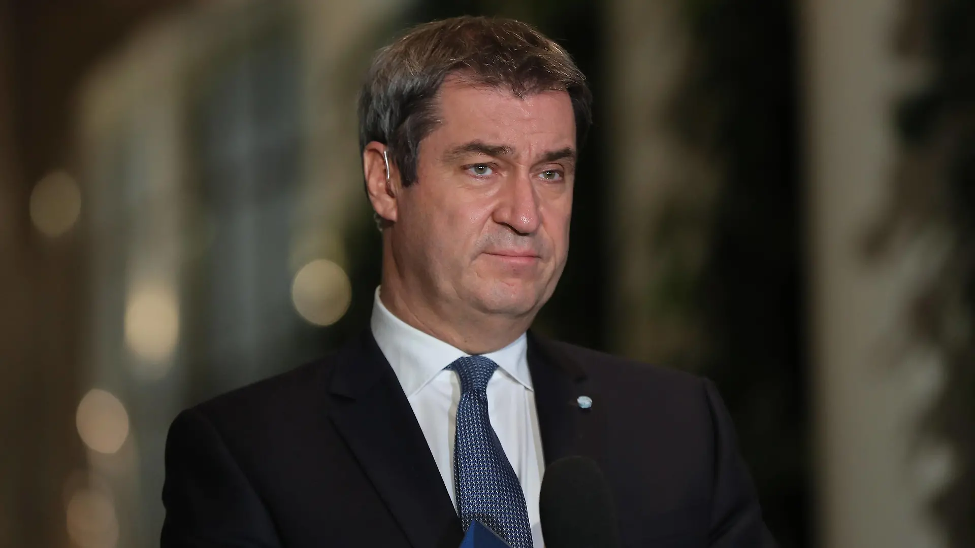 Statement von Markus Söder zur Bekämpfung der Corona Pandemie Der bayerische Ministerpräsident Dr. Markus Söder gibt ein Statement zu den Beschlüssen in Berlin zur Bekämpfung der Corona Pandemie ab, München Bayern Deutschland Staatskanzlei Orangerie *** Statement by Markus Söder on the fight against the Corona Pandemic The Bavarian Minister President Dr Markus Söder makes a statement on the decisions taken in Berlin to fight the Corona Pandemic, Munich Bavaria Germany State Chancellery Orangery