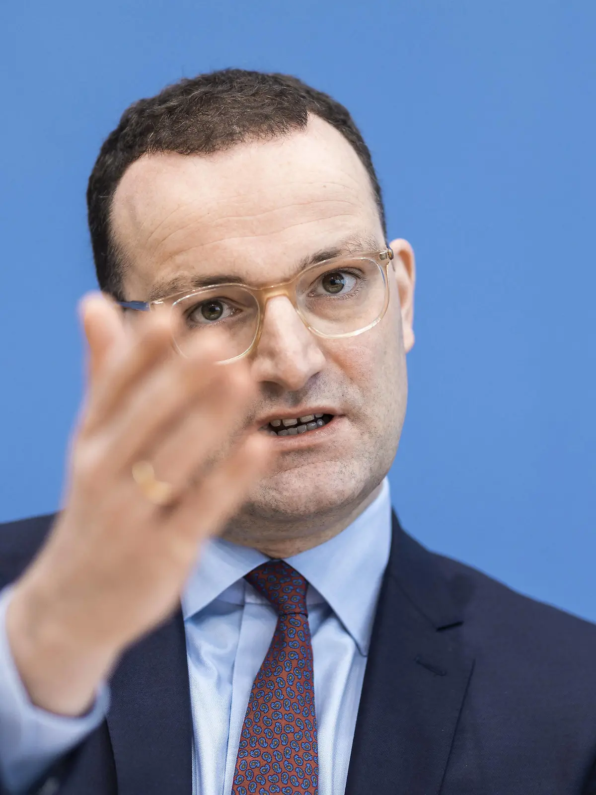 Jens Spahn, geschaeftsfuehrender Bundesminister fuer Gesundheit, aufgenommen im Rahmen einer Pressekonferenz zur aktuellen Coronalage in Deutschland, in Berlin, 26.11.2021. Berlin Deutschland *** Jens Spahn, managing Federal Minister for Health, recorded during a press conference on the current coronal situation in Germany, in Berlin, 26 11 2021 Berlin Germany Copyright: xFlorianxGaertner/photothek.dex 