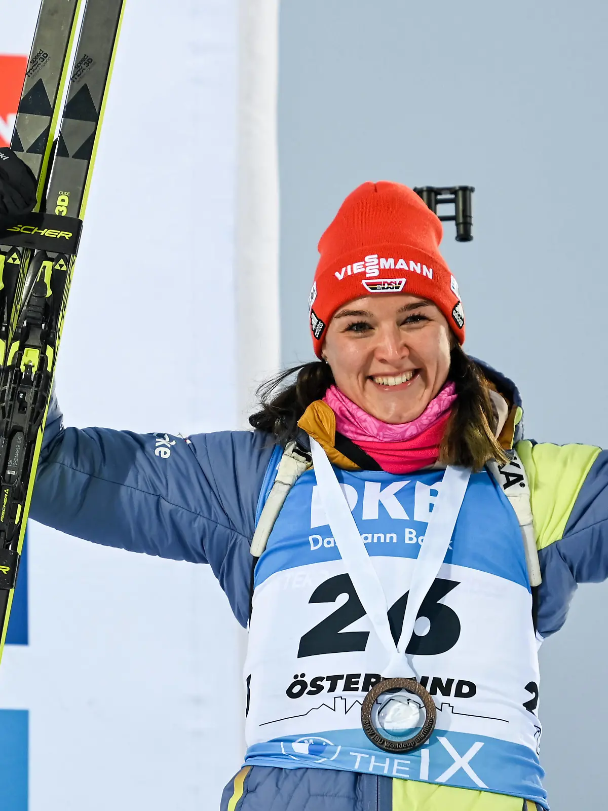 211127 Denise Herrmann of Germany celebrates at the podium after women s 15 km individual during the IBU Biathlon World Cup on November 27, 2021 in Östersund. Photo: Maxim Thore / BILDBYRAN / kod MT / MT0256 skidskytte biathlon ibu world cup women s 15km individual bbeng dam världscupen indviduell jubel *** 211127 Denise Herrmann of Germany celebrates at the podium after women s 15km individual during the IBU Biathlon World Cup on November 27, 2021 in Östersund Photo Maxim Thore PICTURE AGENCY code MT MT0256 biathlon biathlon ibu world cup women s 15km individual bbeng dam world cup indivuell jubel, PUBLICATIONxNOTxINxSWExNORxAUT Copyright: MAXIMxTHORE BB211127MT077