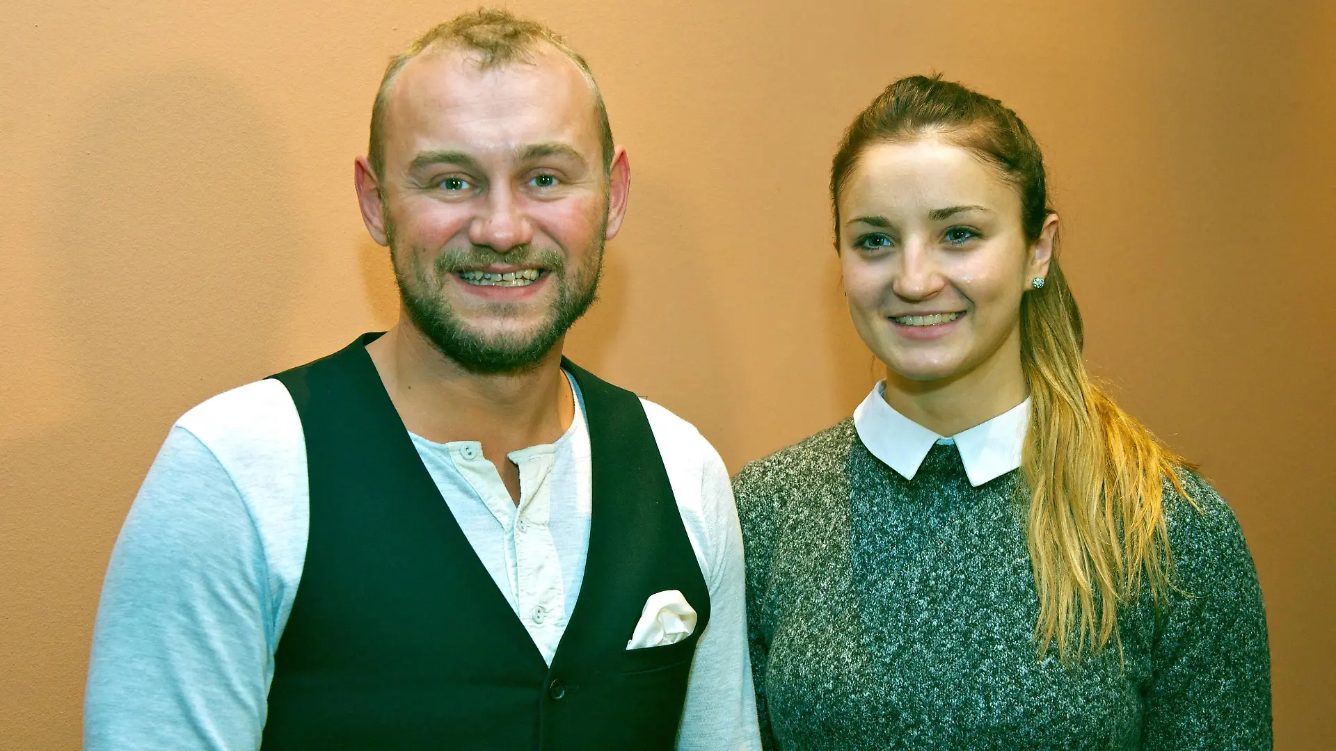 Berliner Behinderten und Rehabilitations Sportverband Berlin 26.01.2016 Besuch des Musicals Hinter dem Horizont Trainer Philipp SEMECHIN und Elena KRAWZOW Schwimmen

Berlin People with disabilities and Rehabilitation Sports Association Berlin 26 01 2016 Visit the Musicals behind the Horizon team manager Philipp  and Elena Krawzow Swimming