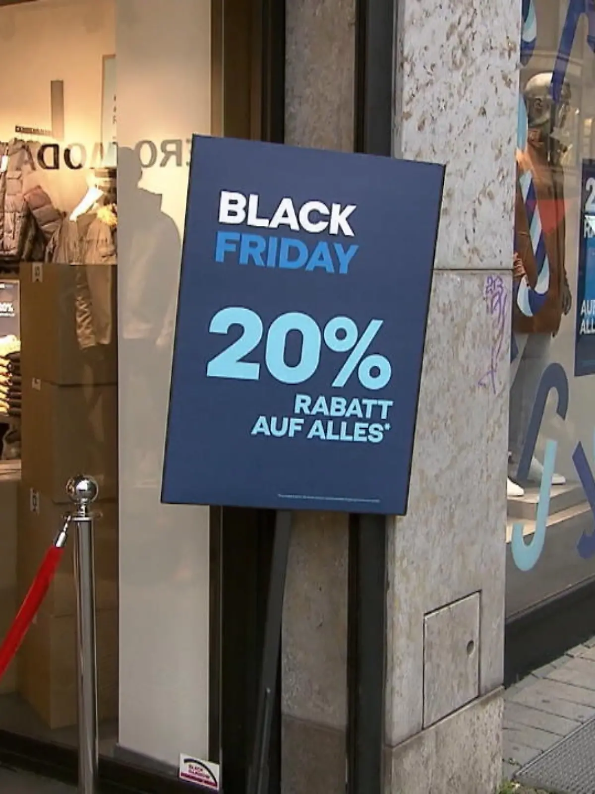 Heute sehen wir alle schwarz! Es ist Black Friday. DER Tag, um Schnäppchen zu machen. Mit diesen Geheimtipps kriegen Sie Ihre Wunschprodukte zum absoluten Top-Preis.
