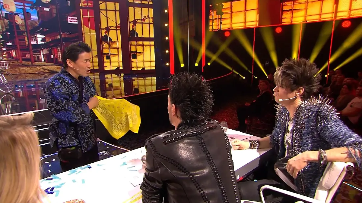 Keiichi Iwasaki sorgt für einen magischen Moment 1. Supertalent-Halbfinale