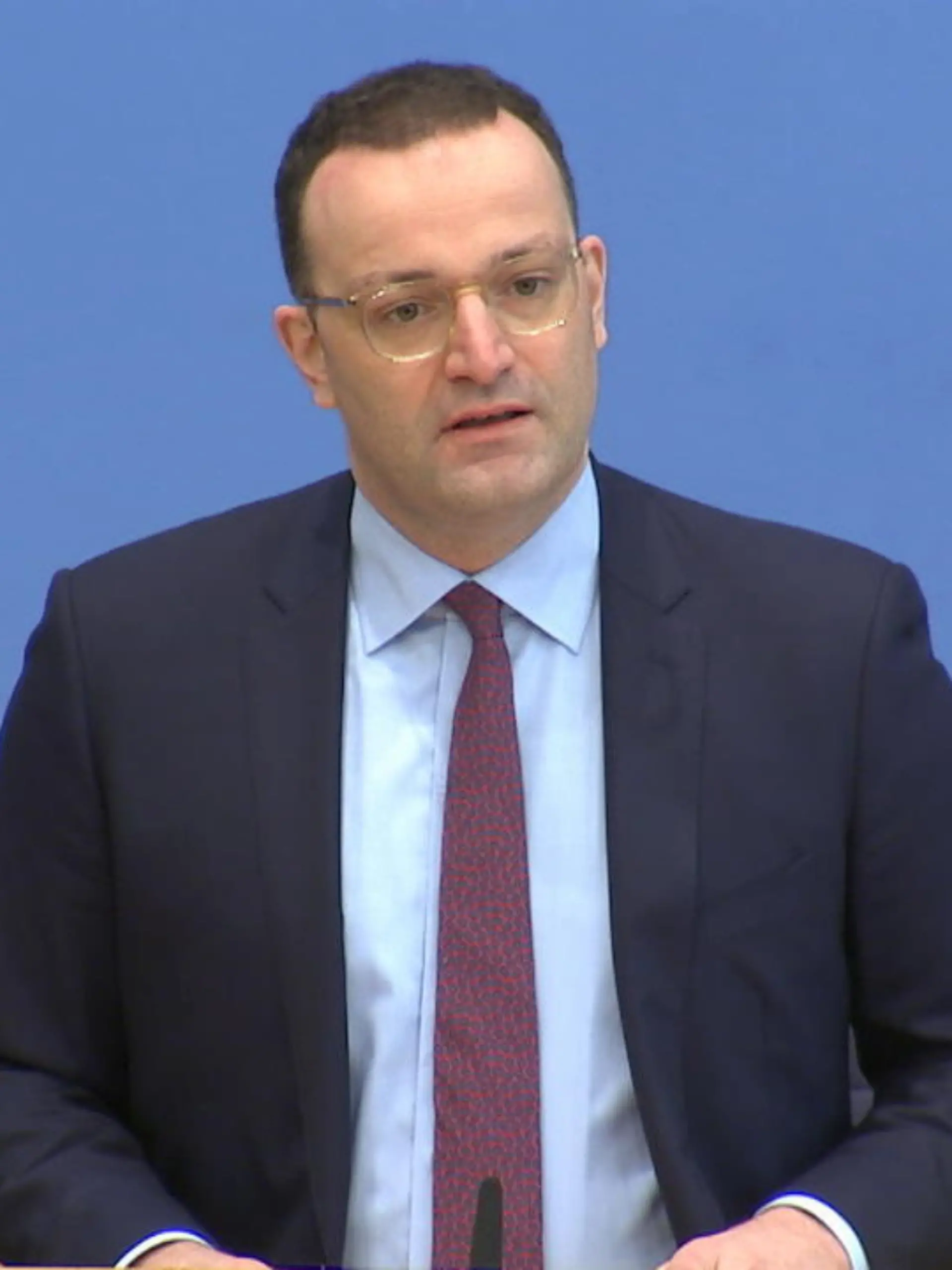 Die Lage sei ernster als zu jedem anderen Zeitpunkt der Pandemie, betont Jens Spahn.
