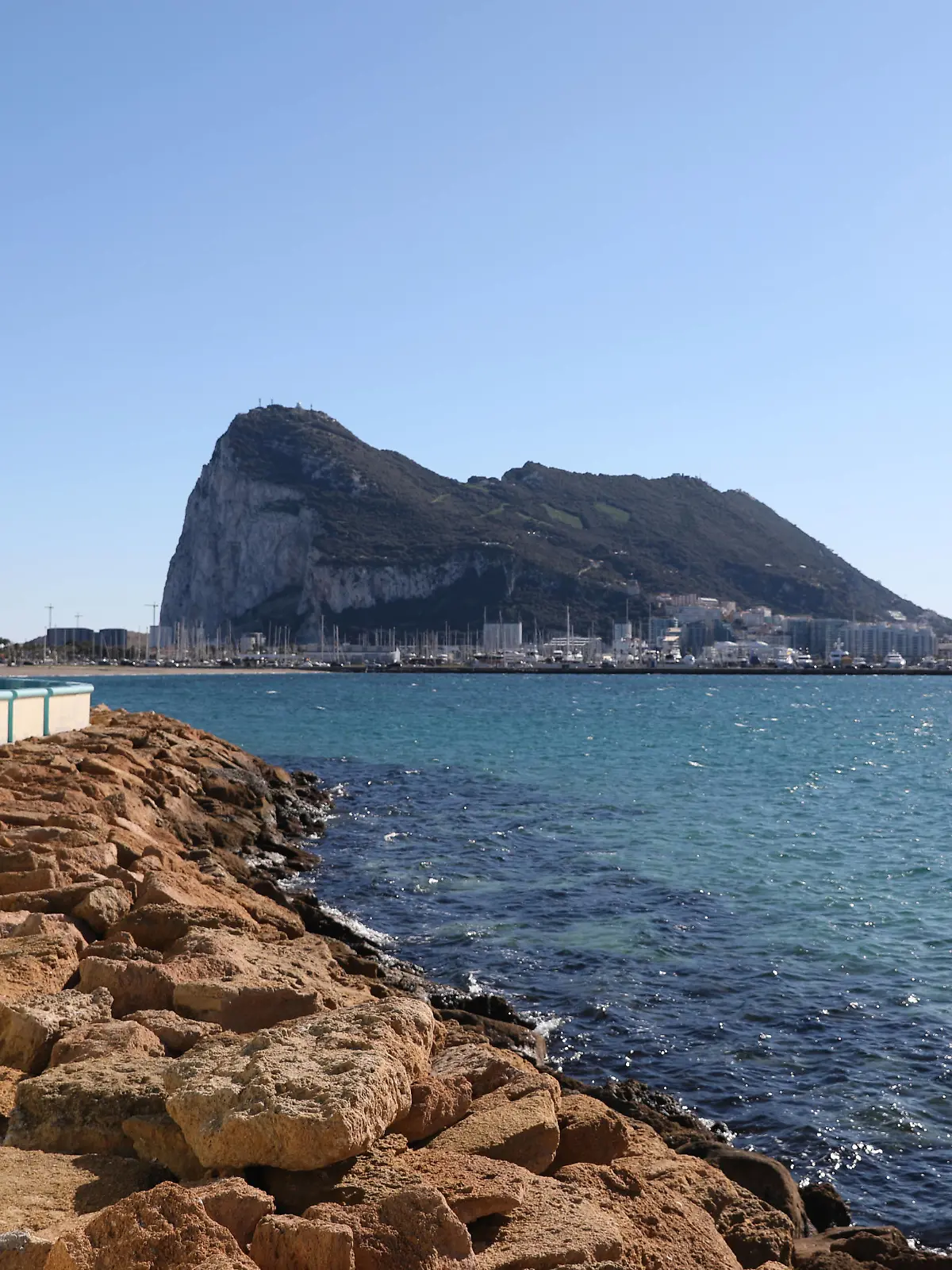  Gibraltar Brexit The Rock of Gibraltar seen from La Lnea de la Concepcion, Spain, as the British overseas territory has imposed a second lockdown to slow soaring rate of coronavirus cases, just days after a landmark agreement was reached with Spain to ensure post-Brexit fluidity along its border. Picture date: January Sunday 3, 2021. Photo credit should read: Isabel Infantes PUBLICATIONxINxGERxSUIxAUTxONLY Copyright: xIsabelxInfantesx 57376583