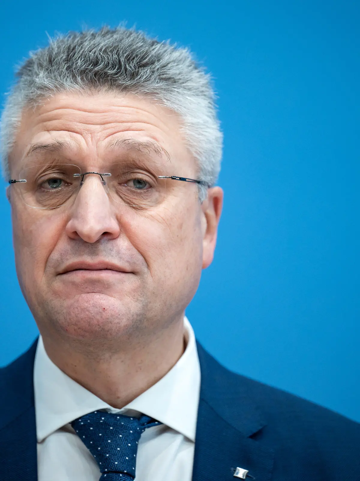 26.11.2021, Berlin: Lothar H. Wieler, Präsident des Robert Koch-Instituts (RKI), äußert sich in der Bundespressekonferenz zusammen mit dem geschäftsführenden Bundesgesundheitsminister Spahn zur aktuellen Lage der Corona-Pandemie. Foto: Bernd von Jutrczenka/dpa +++ dpa-Bildfunk +++