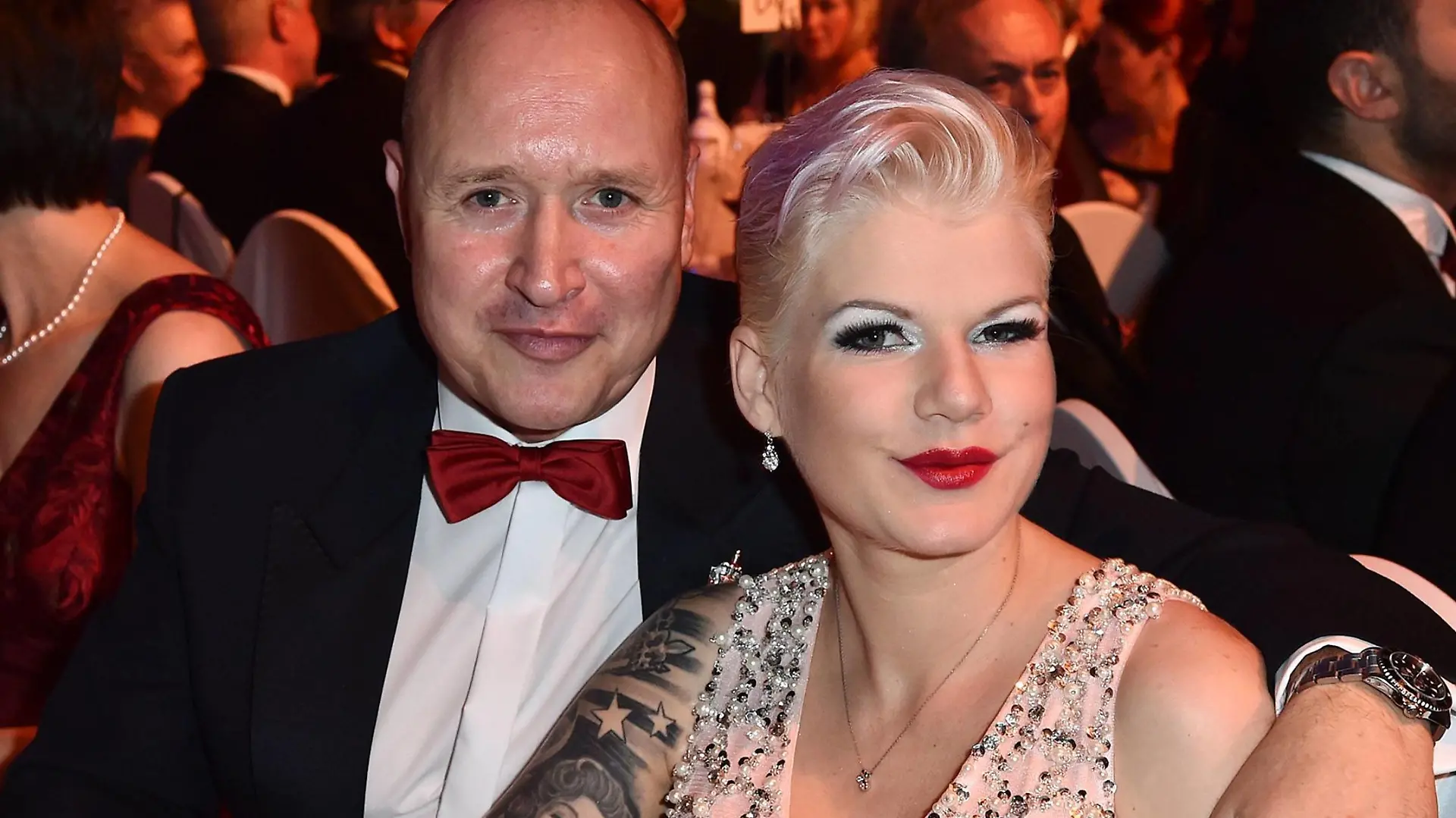 Melanie Müller und ihr Ehemann Mike Blümel beim Leipziger Opernball am 4.11.2017 in Leipzig Leipziger Operball 2017 *** Melanie Mueller and her Husband Mike Blümel the Leipzig Opera Ball at 4 11 2017 in Leipzig Leipzig Opera Ball 2017 PUBLICATIONxINxGERxSUIxAUTxONLY  