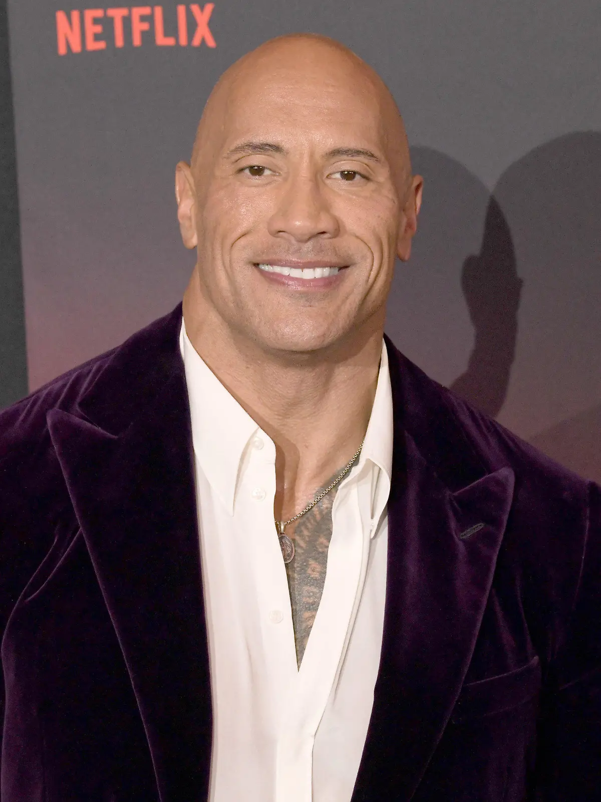 ARCHIV - 03.11.2021, USA, Los Angeles: Darsteller Dwayne Johnson kommt zur Premiere von "Red Notice" im L.A. Live in Los Angeles. (Zu dpa "Dwayne Johnson spricht Supermans Hund «Krypto» in neuem Film") Foto: Billy Bennight/ZUMA Press Wire/dpa +++ dpa-Bildfunk +++