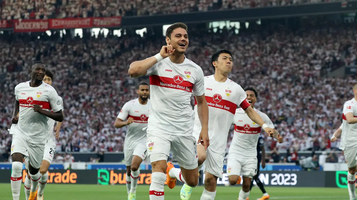 01.06.23 VfB Stuttgart - Hamburger SV Deutschland, Stuttgart, 01.06.2023, Fussball, Bundesliga, Relegation, VfB Stuttgart - Hamburger SV: Konstantinos Mavropanos VfB Stuttgart Jubel Tor 1:0 Mavropanos. *** 01 06 23 VfB Stuttgart Hamburger SV Germany, Stuttgart, 01 06 2023, football, Bundesliga, relegation, VfB Stuttgart Hamburger SV Konstantinos Mavropanos VfB Stuttgart cheer goal 1 0 Mavropanos