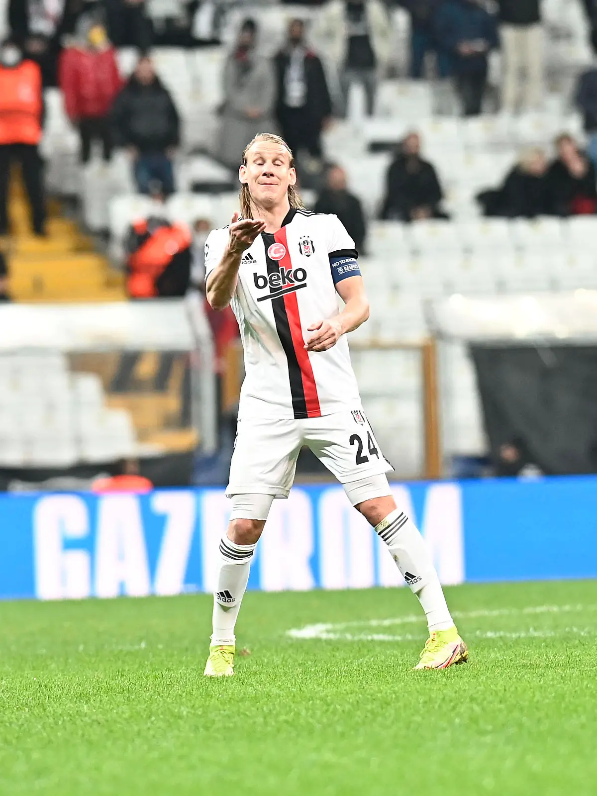 Domagoj Vida of Besiktas during the UEFA Champions League group C match between Besiktas and AFC Ajax at Vodafone Park on November 24, 2021 in Istanbul, Turkey. PUBLICATIONxNOTxINxTUR 