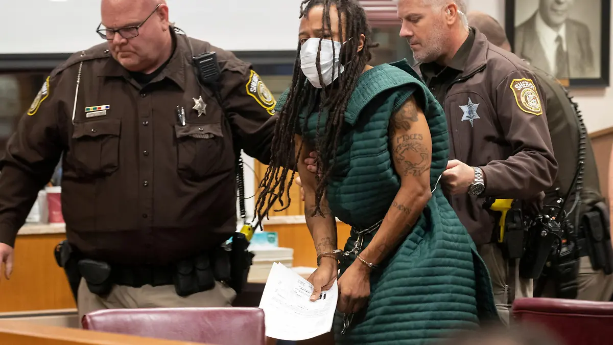 Darrell Brooks, charged with killing five people and injuring nearly 50 after plowing through a Christmas parade with his sport utility vehicle on November 21, appears in Waukesha County Court in Waukesha, Wisconsin, U.S.  November 23, 2021. Mark Hoffman/Pool via REUTERS