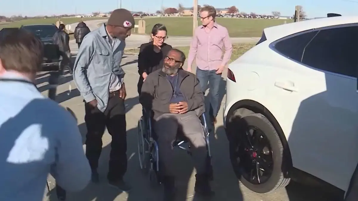 Kevin Strickland sitzt mittlerweile krankheitsbedingt in einem Rollstuhl.