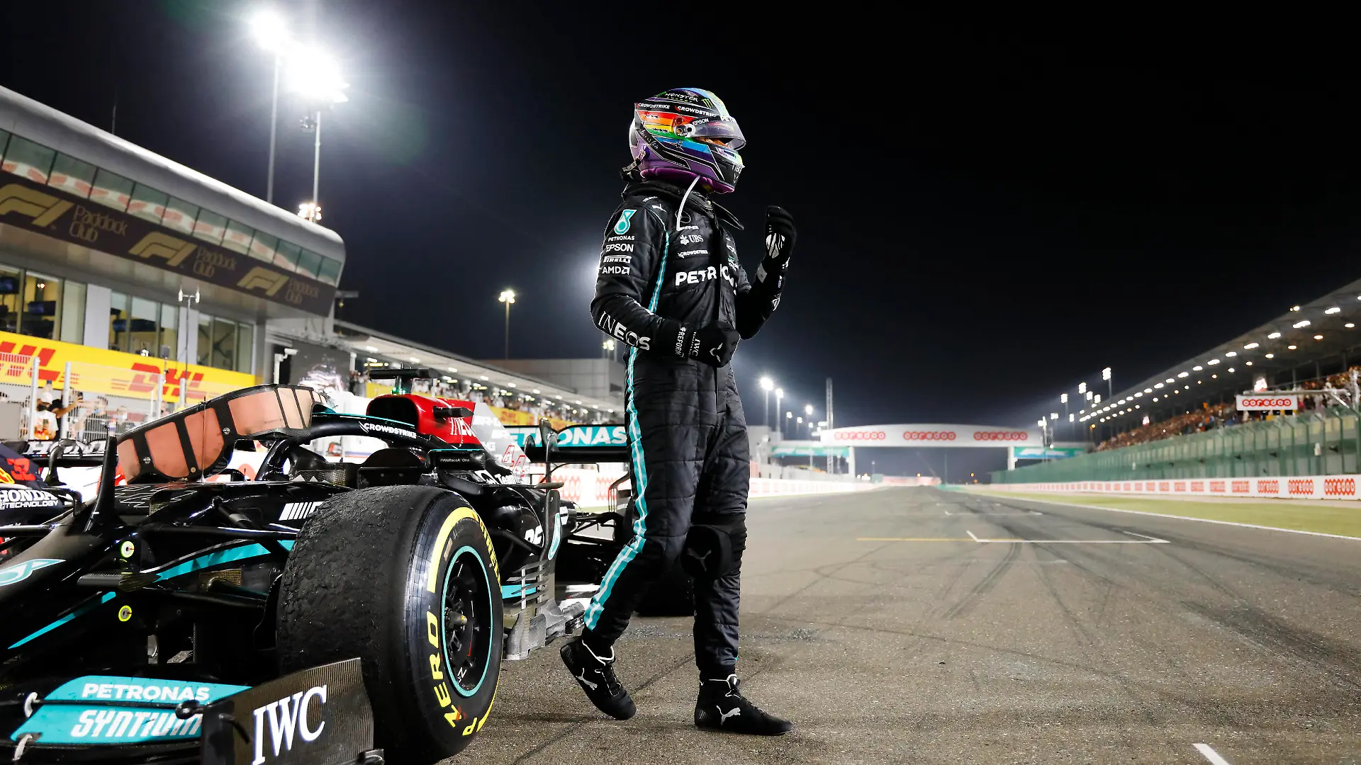 Formula 1 2021: Qatar GP LOSAIL INTERNATIONAL CIRCUIT, QATAR - NOVEMBER 21: Sir Lewis Hamilton, Mercedes, 1st position, arrives in Parc Ferme during the Qatar GP at Losail International Circuit on Sunday November 21, 2021 in Losail, Qatar. Photo by Steven Tee / LAT Images Images PUBLICATIONxINxGERxSUIxAUTxHUNxONLY GP2120_163257_D1A2895