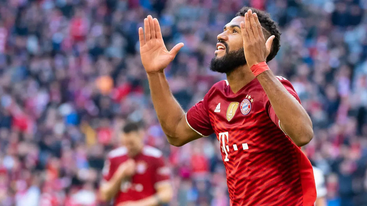 ARCHIV - 23.10.2021, Bayern, München: Fußball, Bundesliga, Bayern München - TSG 1899 Hoffenheim, 9. Spieltag, Allianz Arena: Eric Maxim Choupo-Moting von München jubelt über das Tor zum 3:0. (zu dpa "Nach Kimmich: Vier weitere Bayern-Profis in Quarantäne" Foto: Sven Hoppe/dpa +++ dpa-Bildfunk +++