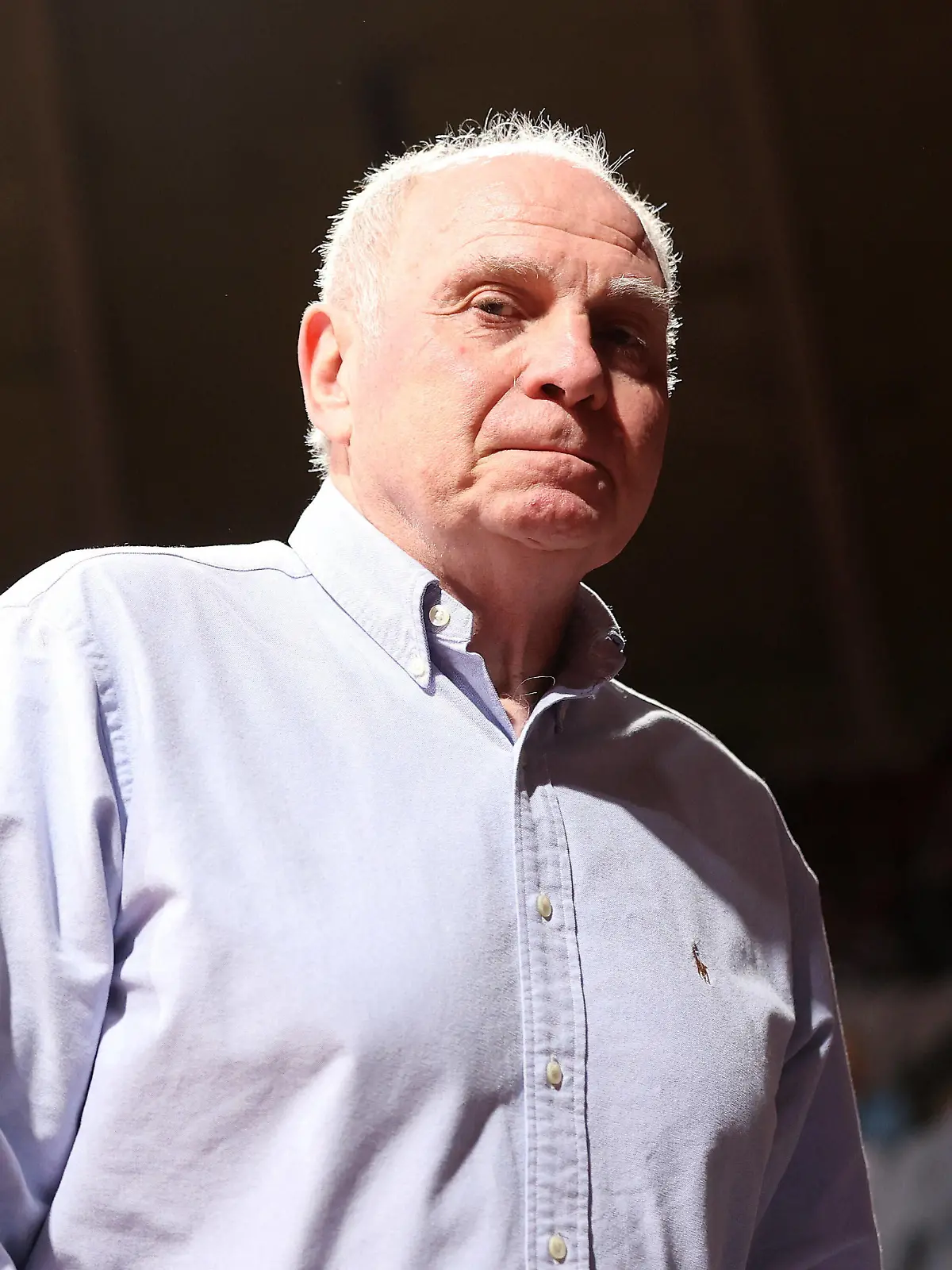 Ehrenpraesident Uli Hoeneß schaut sich das Spiel an. GER, FC Bayern Basketball vs. medi bayreuth, Basketball, Magenta BBL Pokal, Saison 2022/2023, 04.12.2022, GER, FC Bayern Basketball vs. medi bayreuth, Basketball, Magenta Sport BBL Pokal, Saison 2022/2023, 04.12.2022, Muenchen *** Honorary President Uli Hoeneß watches the game GER, FC Bayern Basketball vs medi bayreuth, basketball, Magenta Sport BBL Pokal, season 2022 2023, 04 12 2022, GER, FC Bayern Basketball vs medi bayreuth, basketball, Magenta Sport BBL Pokal, season 2022 2023, 04 12 2022, Munich Copyright: xEibner-Pressefoto/MarcelxEngelbrechtx EP_MET 