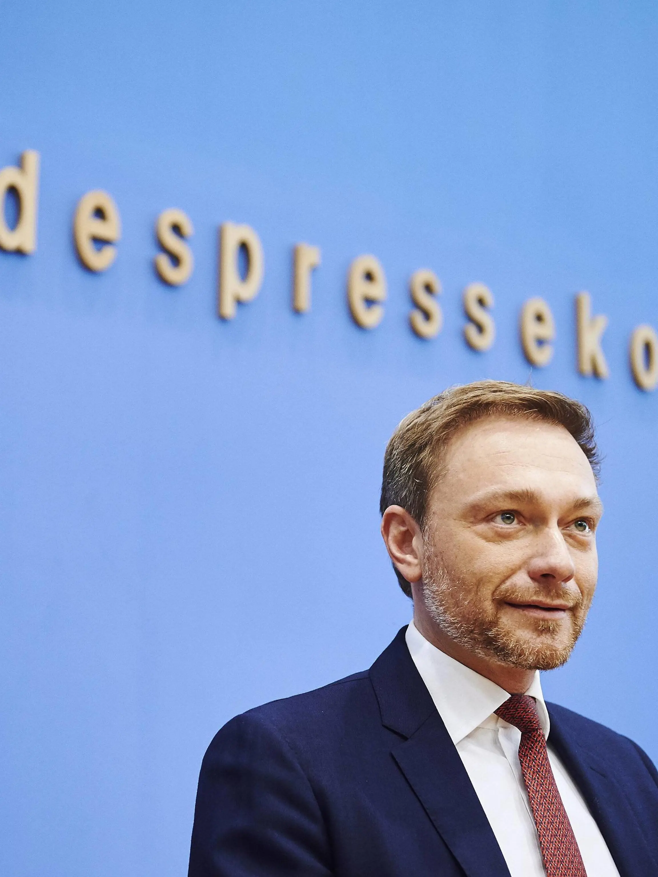 Bilder des Tages Christian Lindner, Bundesvorsitzender der FDP bei einer Pressekonferenz in der Bundespressekonferenz bezueglich des Koalitionsvertrag von CDU, CSU und SPD. Berlin Deutschland *** Christian Lindner Federal Chairman of the FDP at a press conference in the Federal Press Conference regarding the coalition agreement between CDU CSU and SPD Berlin Germany PUBLICATIONxINxGERxSUIxAUTxONLY Copyright: xFelixxZahn/photothek.netx  