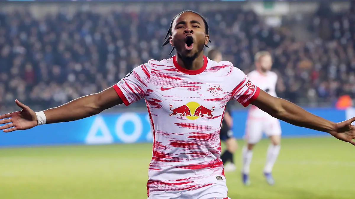 Sport Bilder des Tages Club Bruegge - RB Leipzig / 24.11.2021 Brügge, 24.11.2021, Jan Breydelstadion, Fussball, UEFA Champions League, Gruppe A, 5.Spieltag , Club Brügge vs. RB Leipzig , Tor für RB Leipzig zum 0:1. Im Bild: Torschütze Christopher Nkunku 18, RB Leipzig, Torjubel. , UEFA regulations prohibit any use of photographs as image sequences and/or quasi-video , *** Club Bruegge RB Leipzig 24 11 2021 Bruges, 24 11 2021, Jan Breydelstadion, Football, UEFA Champions League, Group A, Matchday 5 , Club Brugge vs RB Leipzig , Goal for RB Leipzig to 0 1 In picture goalscorer Christopher Nkunku 18, RB Leipzig , Goal celebration , UEFA regulations prohibit any use of photographs as image sequences and or quasi video ,