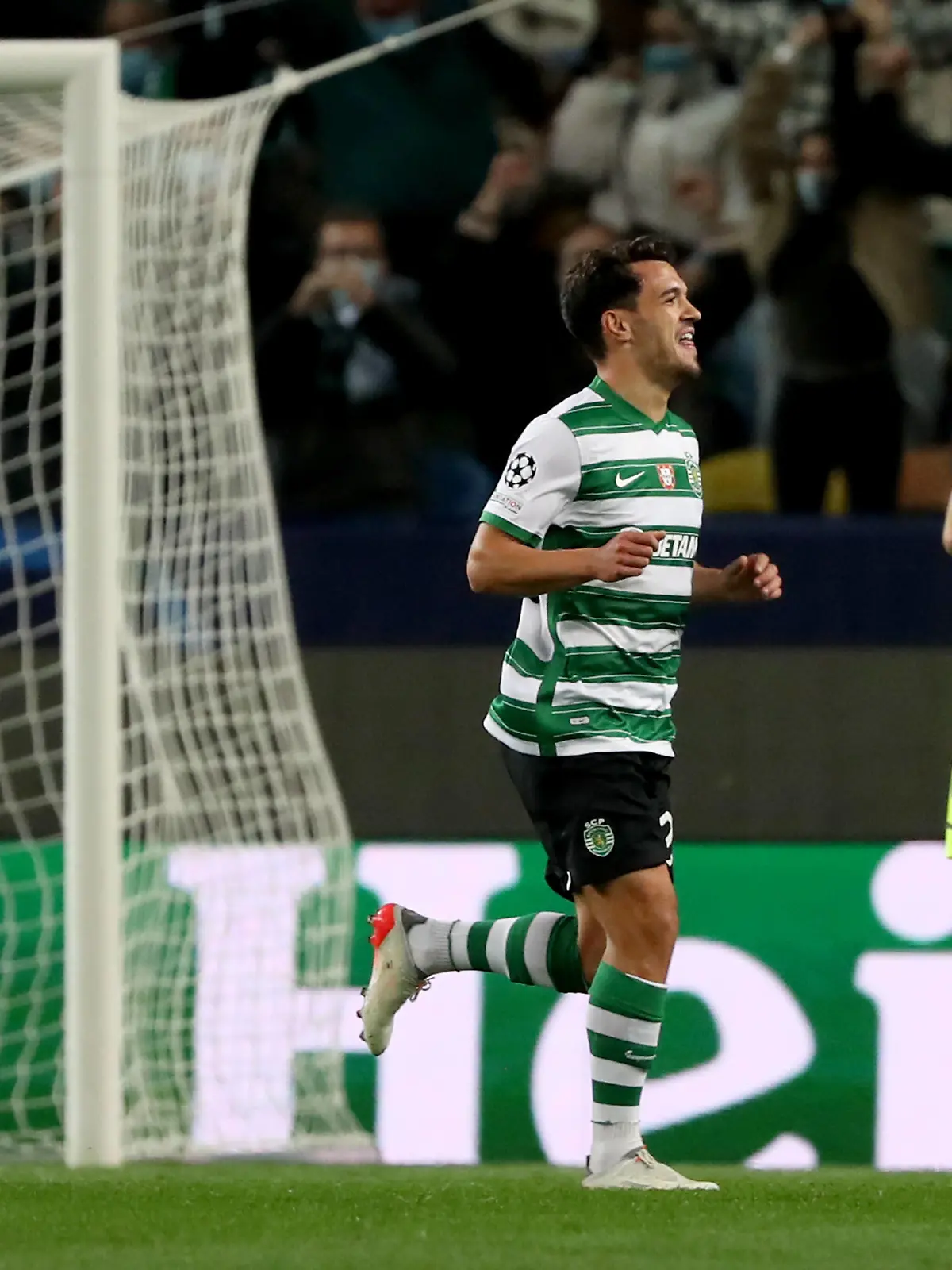  Sporting CP v Borussia Dortmund: Group C - UEFA Champions League Pedro Goncalves of Sporting CP celebrates after scoring during the UEFA Champions League Group C football match between Sporting CP and Borussia Dortmund at Alvalade stadium in Lisbon, Portugal, on November 24, 2021. Lisbon Portugal PUBLICATIONxNOTxINxFRA Copyright: xPedroxFiuzax fiuza-sporting211124_nppN2