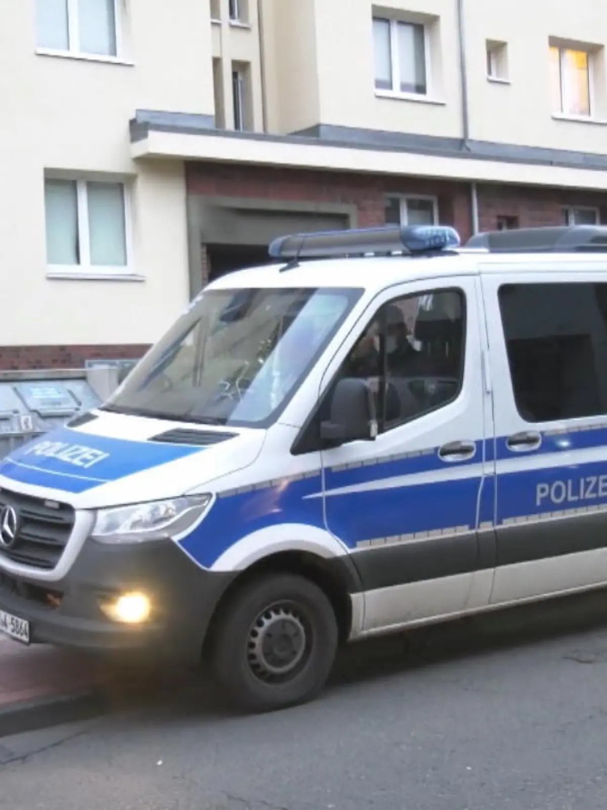 Bild zu: "Ermittler suchen Tatwaffe"