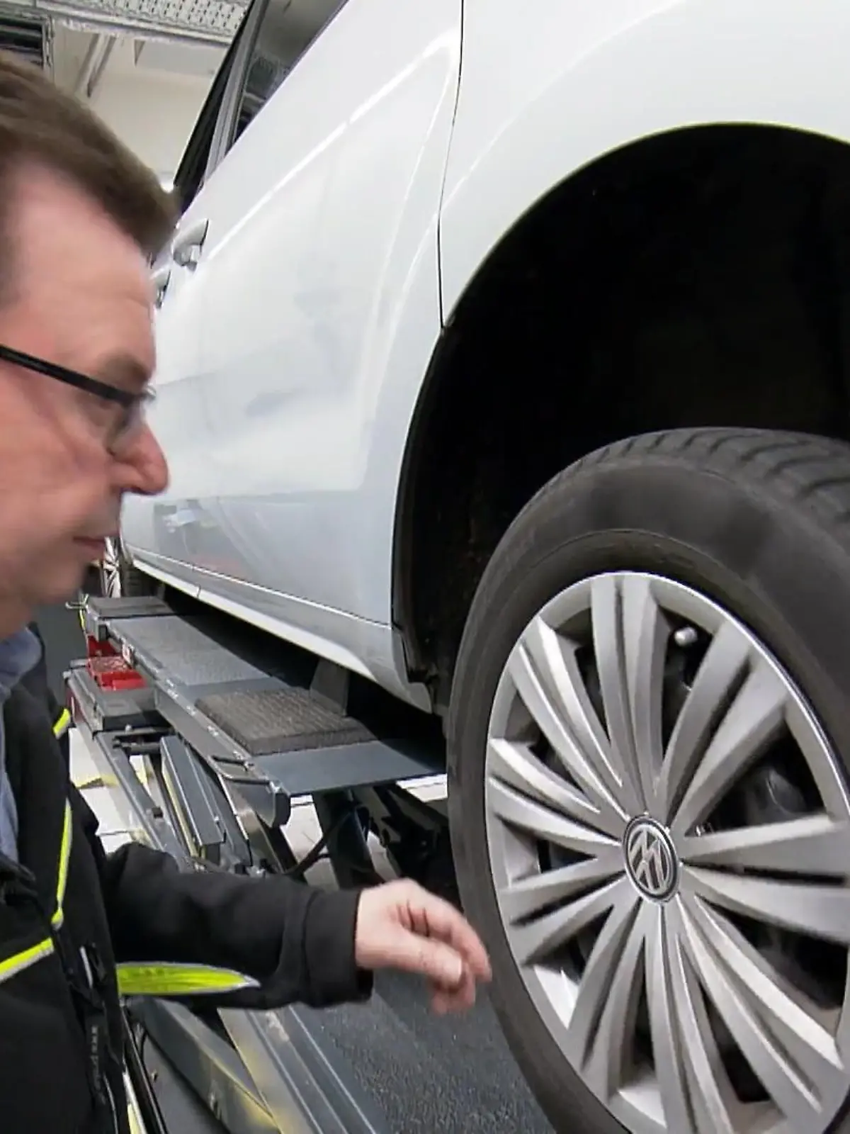 Bild zu: "Mit dem Auto sicher durch den Winter"