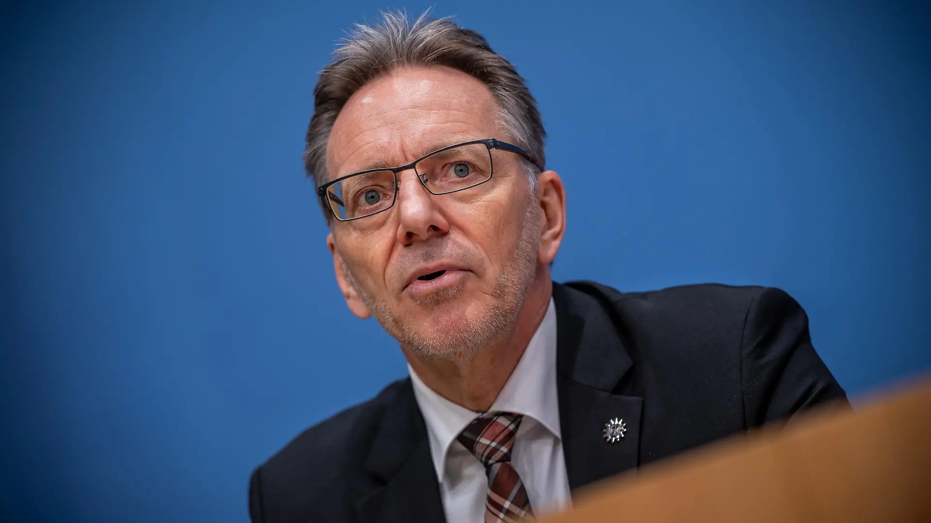 Holger Münch, Präsident des Bundeskriminalamts BKA, nimmt an der Pressekonferenz zur kriminalistischen Auswertung zur Partnerschaftsgewalt teil.