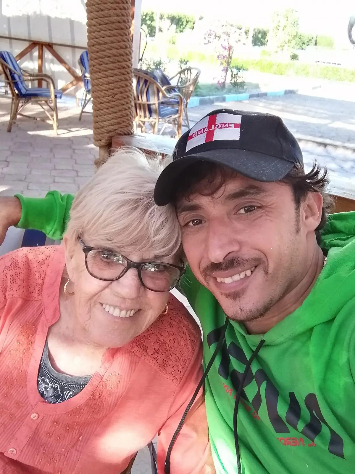 Iris (81) und Mohamed (36)